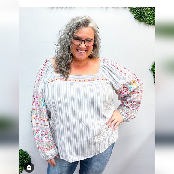 Savanna Jane Embroidered Top - Picture 10 of 10